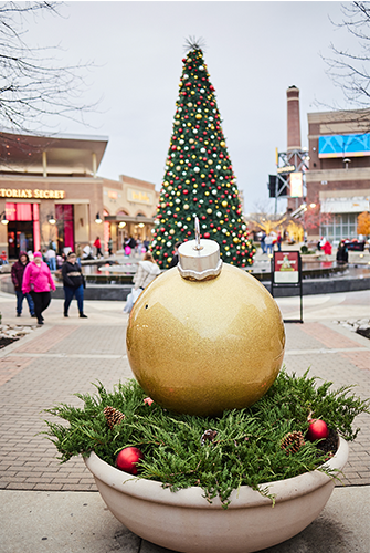 Christmas at Legends Outlets - KC Parent Magazine